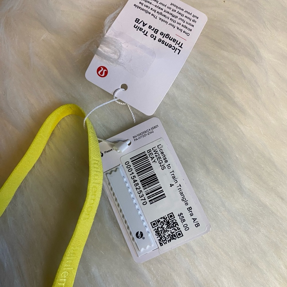 Lululemon License to Train Triangle Bra Light Support A/B Cup Logo Size 4 BEAY - Picture 4 of 5